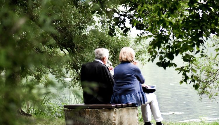 Adultos mayores conectados: así es como las cámaras inteligentes para el hogar podrían ayudar a su cuidado